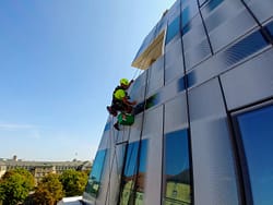 Mytí oken - Výškové práce - Lanový přístup
